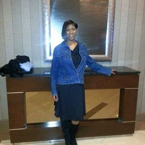 Meet your Posher, Monique